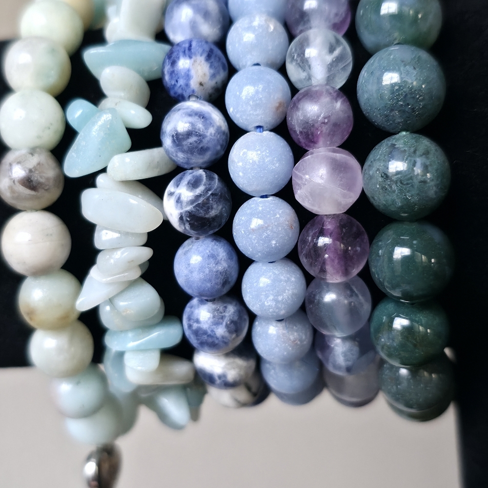 12 Stackable Stone Beaded Stretch Bracelet Lot Bl… - image 3